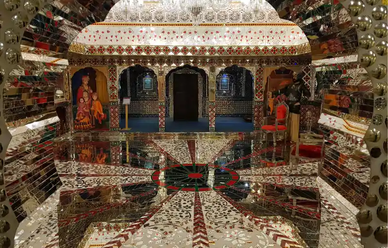 Sheesh Mahal (3)